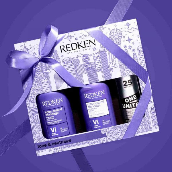 Redken Colour Extend Blondage Christmas Gift Set 2022 Gift wrapped